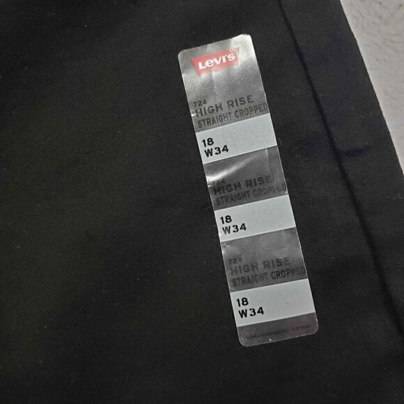 Levis 724 High Rise Straight Cropped Black Jeans - Picture 6 of 11
